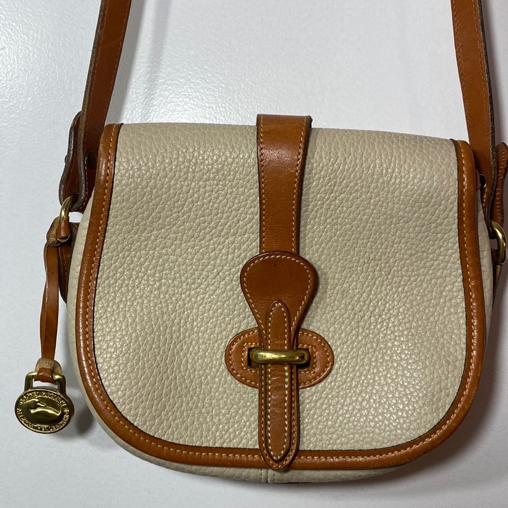 Dooney & Bourke cross body purse beautiful condition vintage
